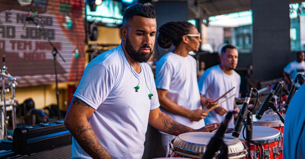Xande de Pilares e Grupo Revelação dividem palco na Arena BRB em agosto