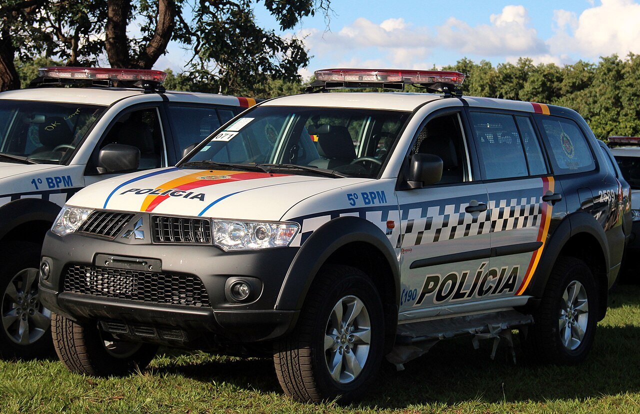 Viaturas da Polícia Militar do Distrito Federal enfileiradas